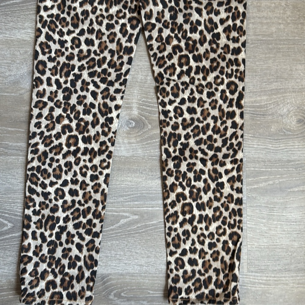 VERONICA BEARD Debbie Leopard Button Front Skinny… - image 12